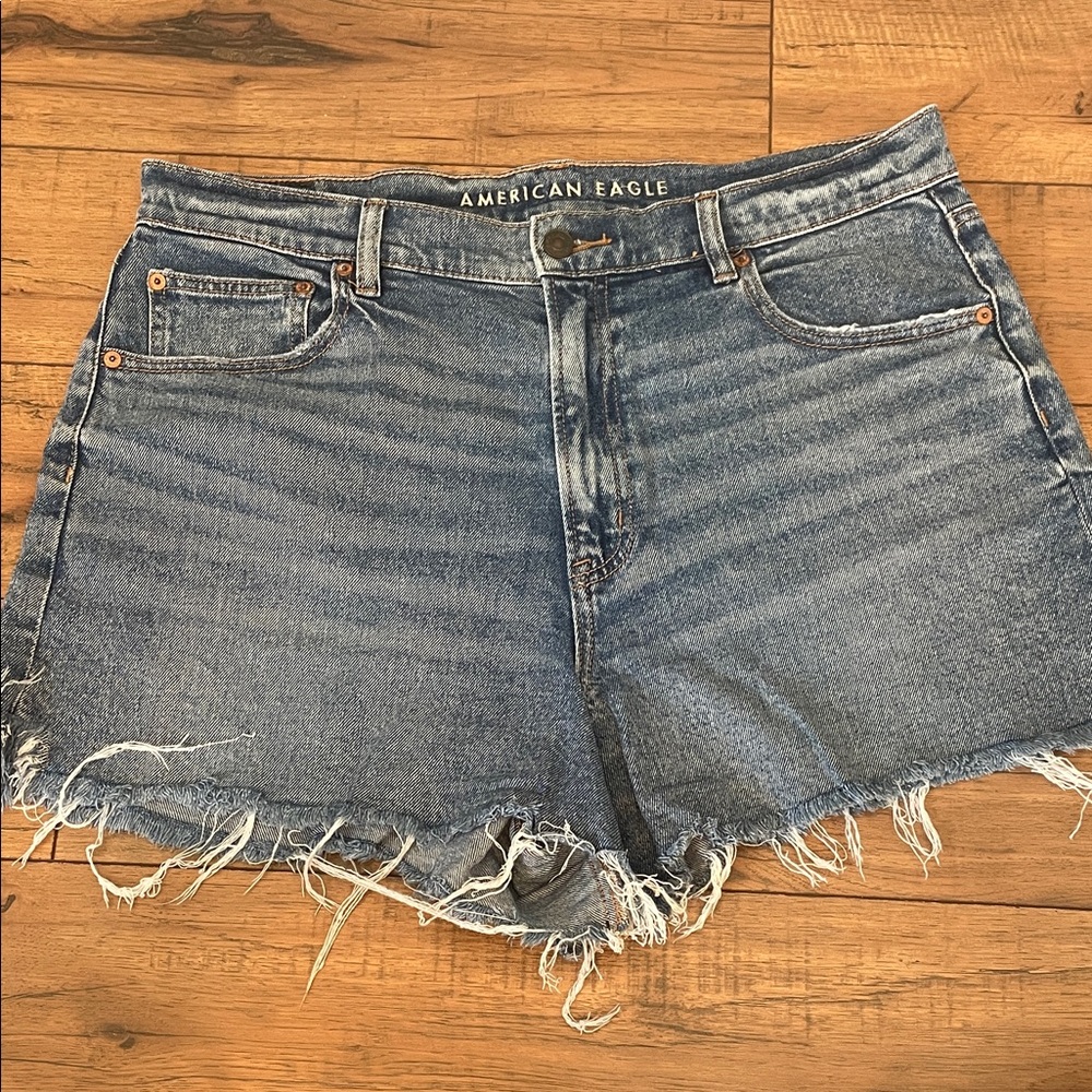 American Eagle Outfitters 90s Boyfriend Short